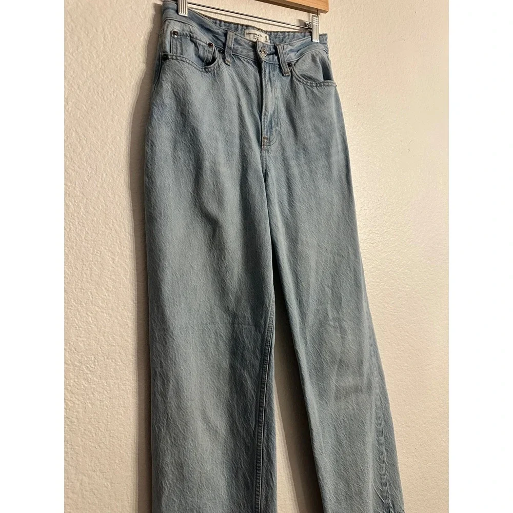 Abercrombie & Fitch Loose High Rise Jeans Women 25 0R‎ Light Wash Curve